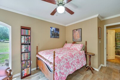Swim, Grill & Relax! Copperas Cove Family Home
