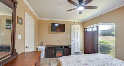 Swim, Grill & Relax! Copperas Cove Family Home