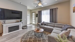 Unclassified image, 2 of 41, button - 8 Min to Dtwn Salida 3 Bed, 3 Bath 2 King Beds (Poncha Springs)