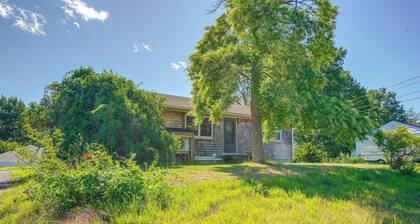 Near Shopping & Canobie Lake! Apartment w/ Grill