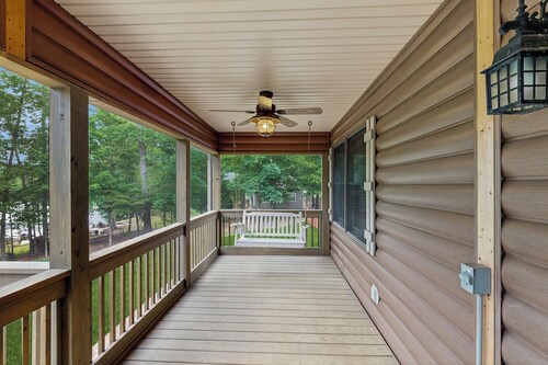Dock & Fire Pit! Lake Gaston Cabin in Macon