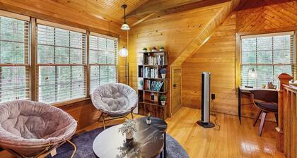 Dock & Fire Pit! Lake Gaston Cabin in Macon