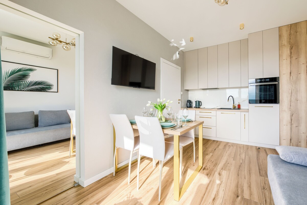 Apartment (63B) | Wohnbereich | 30-Zoll-Flachbildfernseher mit Digitalempfang