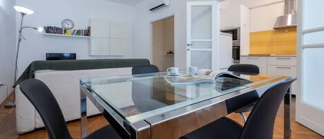 Apartment (1 Bedroom) | Living area | TV
