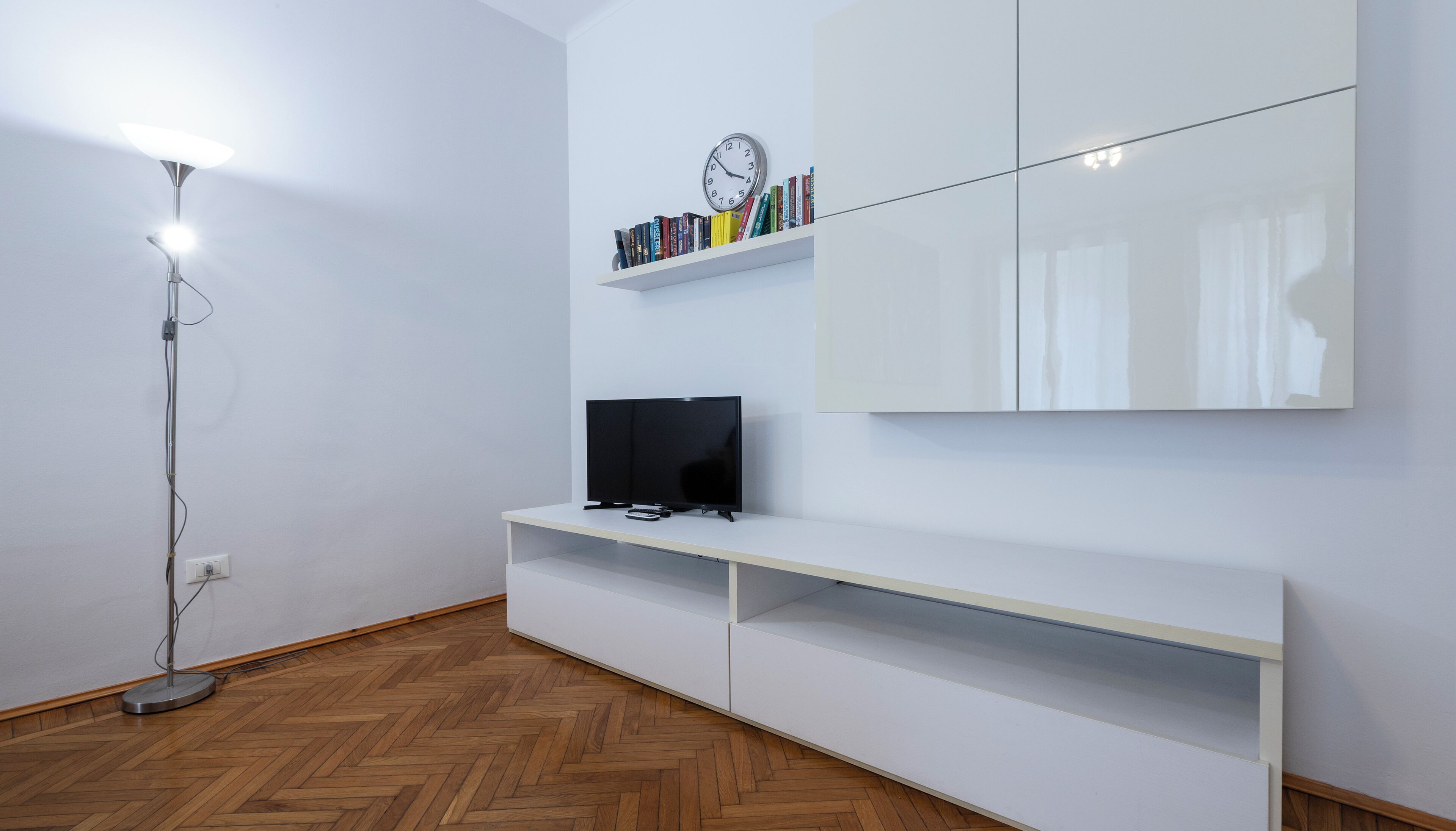 Appartement (1 Bedroom) | Coin séjour | Télévision