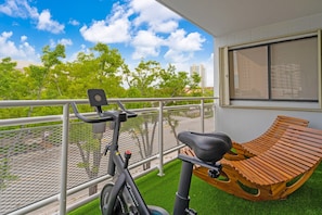 Departamento de lujo, balcón, vista al lago | Balcón
