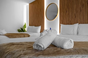 Departamento de lujo, balcón, vista al lago | Tabla de planchar con plancha, wifi gratis y ropa de cama 