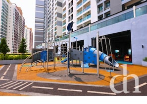 Área de juegos infantiles al aire libre