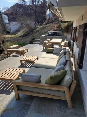 Outdoor dining - Vrbo Property (Zweisimmen)