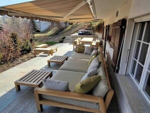 Outdoor dining - Vrbo Property (Zweisimmen)