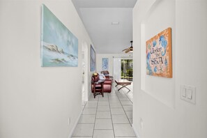 Interior - Right Direction Rentals Carlton Coastal Cottage (Fort Pierce)