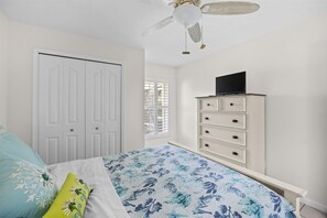 Unclassified image, 5 of 42, button - Right Direction Rentals Carlton Coastal Cottage (Fort Pierce)