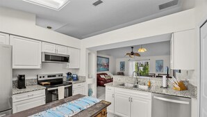 Coffee/tea maker, fridge, microwave, oven - Right Direction Rentals Carlton Coastal Cottage (Fort Pierce)
