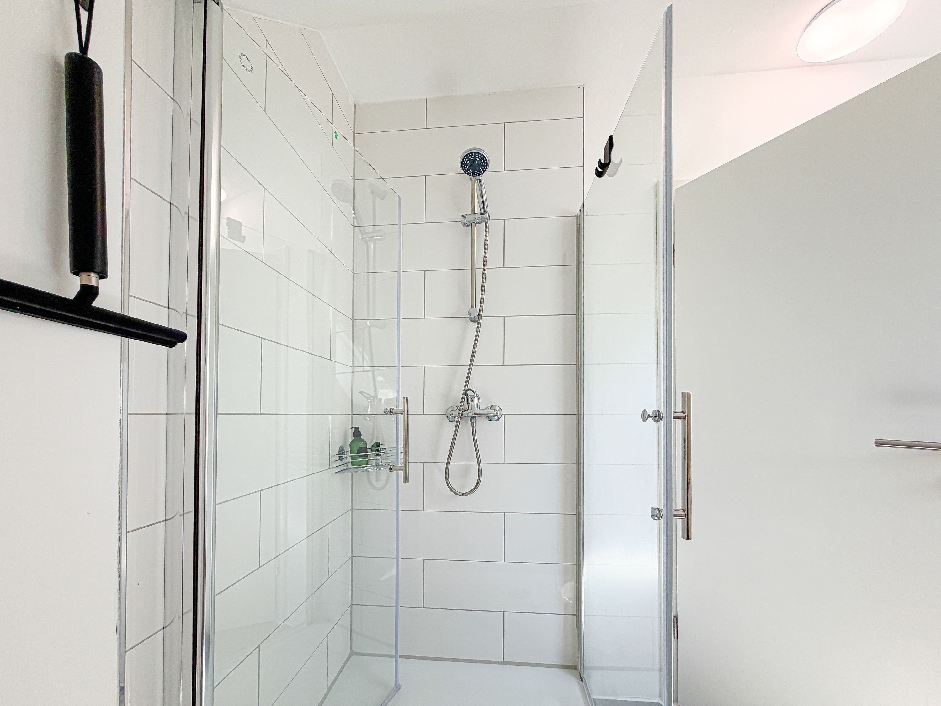 Apartment, Gartenblick | Badezimmer
