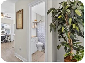 Unclassified image, 2 of 10, button - Cozy Retreat Mins To Riverwalk, TGH, RJS, UTampa, TPA, Beach (Tampa)