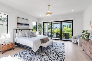 Bügeleisen/Bügelbrett, Reisekinderbett, kostenloses WLAN, Bettwäsche