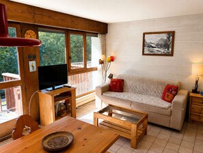 Unclassified image, 5 of 9, button - Apartment with ski view balcony - 4 guests (Arâches-la-Frasse)