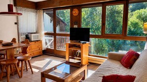 Unclassified image, 3 of 9, button - Apartment with ski view balcony - 4 guests (Arâches-la-Frasse)