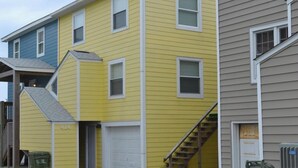 Exterior - Pierfront Paradise, Oceanfront Living Next to the Pier (Atlantic Beach)