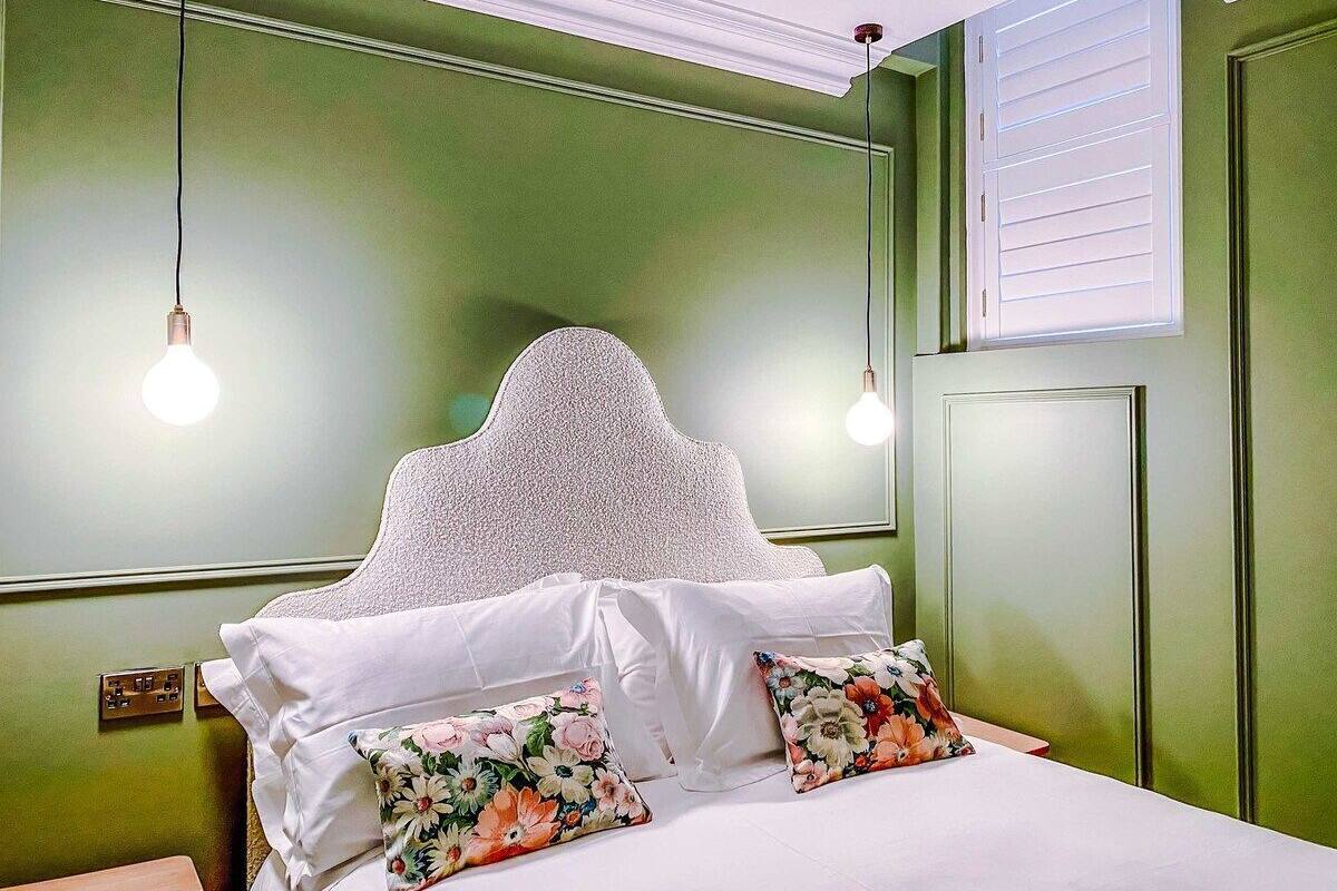 Habitación básica con 1 cama matrimonial o 2 individuales, vista a la ciudad | Wifi gratis 