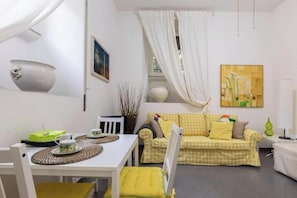 Living area - Romantic House Near the Vatican (St. Peter's Square) (Roma)
