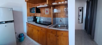 Perfect 1-bedroom apartment with AC in charming Maracay