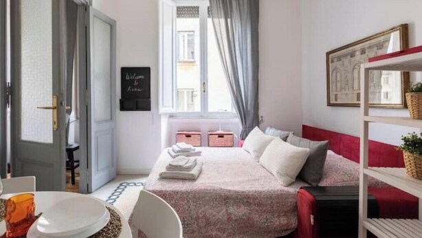 2 bedrooms, iron/ironing board, travel crib, WiFi (free) - Luxury Romantic Accommodations Near the Vatican (Roma)
