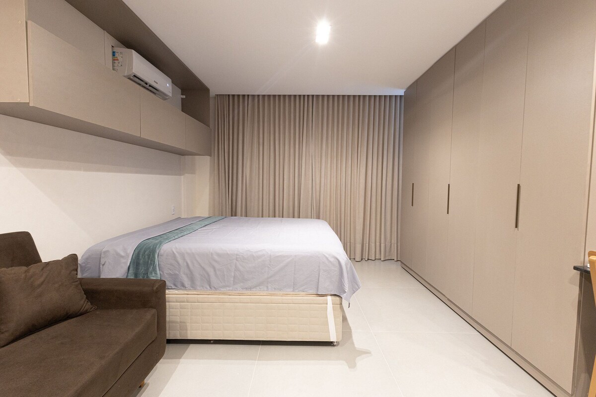Studio | Desk, laptop workspace, free WiFi, bed sheets