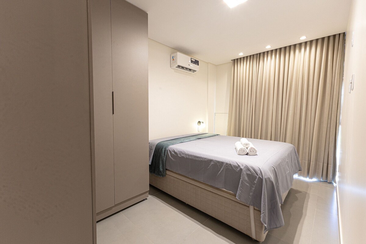 Desk, laptop workspace, free WiFi, bed sheets