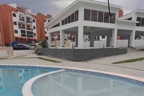 Apartment, 3 Schlafzimmer, Raucher, Balkon | Pool | Außenpool