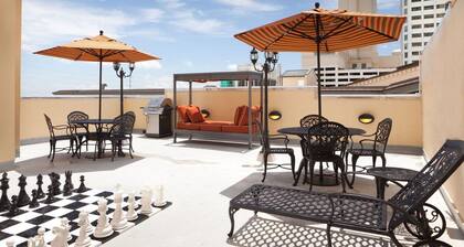 New Orleans | Romantic Crescent City Stay | Dining + Nightlife