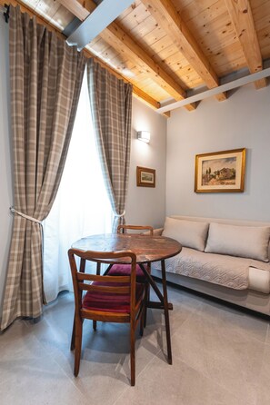 Dining - Vrbo Property (Viterbo)