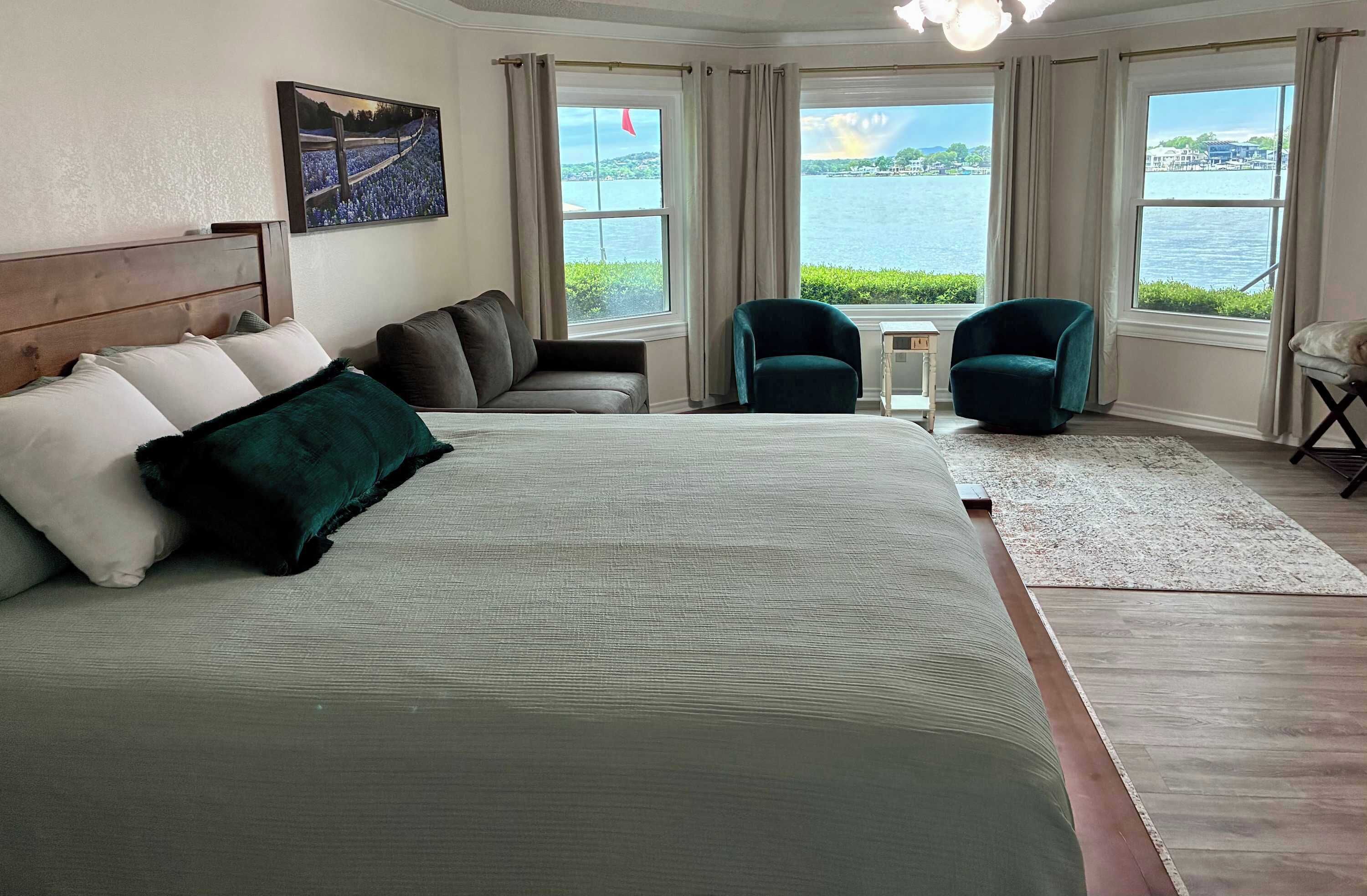 WiFi, bed sheets
