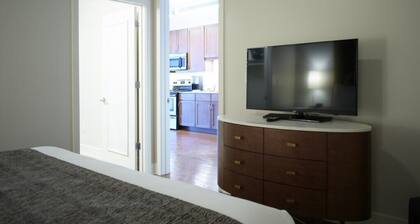 New Orleans | Group Jazz Retreat | Pool + Fitness | 2BR Condo