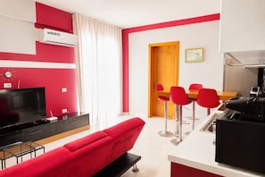 TV, offices - Illyrian Apartment 05 (Durrës)