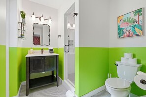 Bathroom - Full-Size BBall Court & 2x Pickleball Court Resort, Pool, Hot Tub & Mini Golf! (Bradenton)