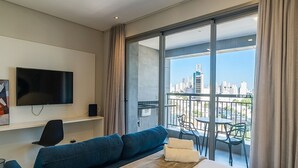 Room - Studio in Condo. w/ Pool & City View Plt0093 (São Paulo)