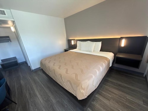 Comfy Stay in Ely by BestAcco