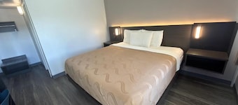 Comfy Stay in Ely by BestAcco