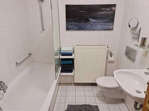 Hårtørrer, håndklæder, Sæbe, Toiletpapir