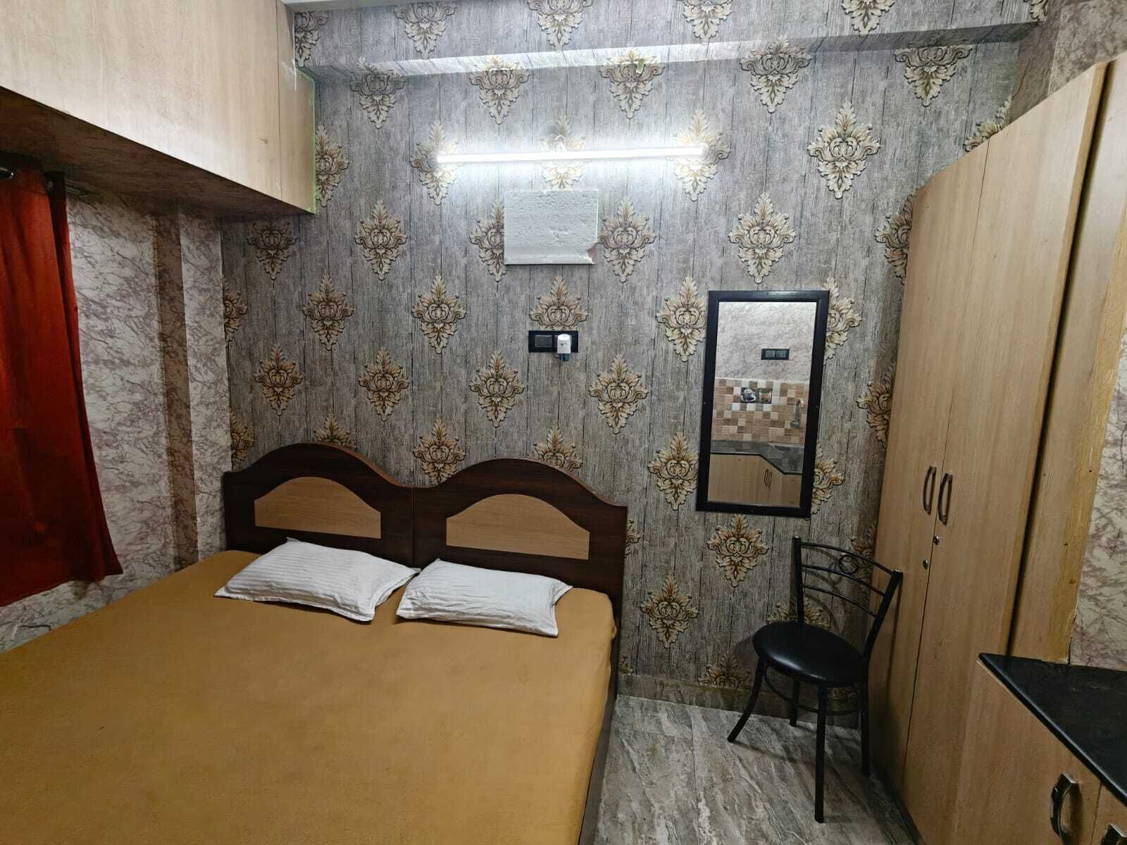 Junior Double Room, City View | Desk, laptop workspace, WiFi (free)