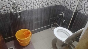 Bathroom - Leo King Hotels (Chennai)