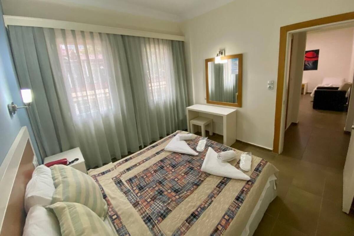 Classic Suite, City View | Desk, WiFi (free)