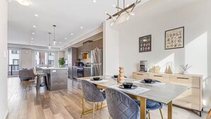 Unclassified image, 5 of 74, button - Family-Friendly Richmond Hill Home • Pet • Parking (Richmond Hill)