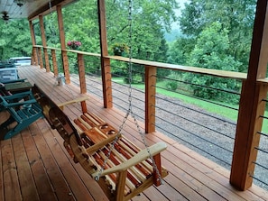 Outdoor dining - Designed for laid-back luxury in the mountains. Panoramic Views Escape to Nature (Butler)