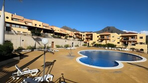 Pool - 'El Galeón' Bright Apartment with Partial Sea View, Pool, and Wi-Fi (Adeje)