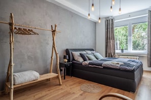 1 habitación, escritorio, tabla de planchar con plancha y wifi gratis 