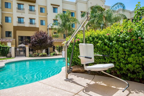 Accessible 2BR Suite w/ Pool + Daily Breakfast