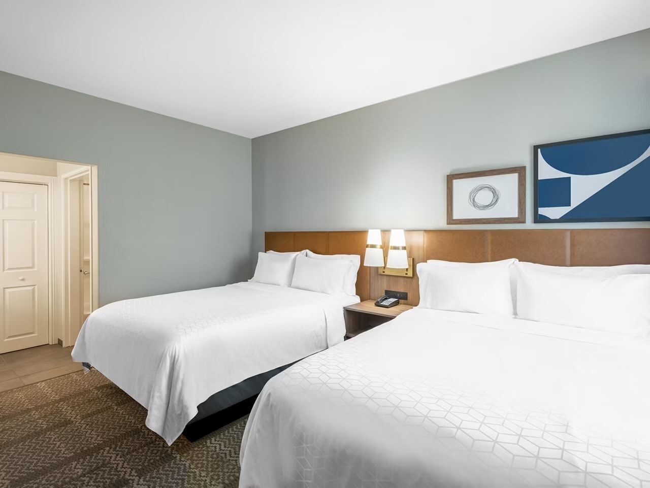 2 chambres, fer et planche à repasser, accès au Wi-Fi (inclus)