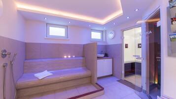 Sauna, steam room